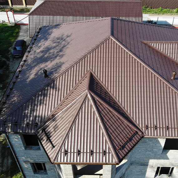 Монтаж сложной крыши и кровли в Нижних Сергах и Свердловской области